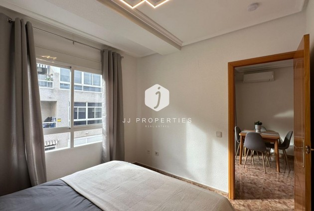 Resale - Apartment / flat -
Torrevieja - Estacion de autobuses