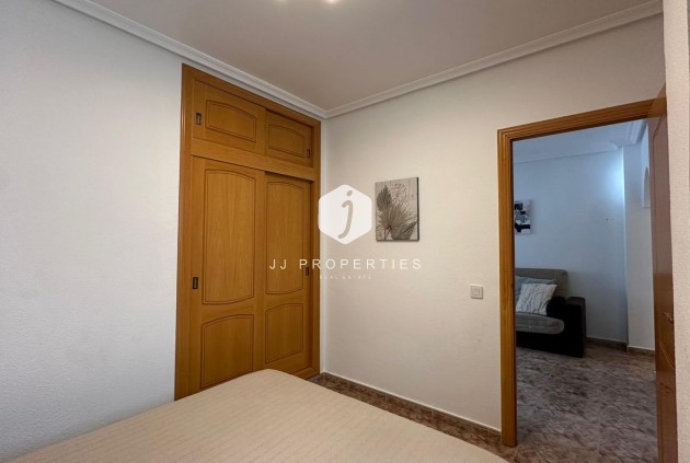 Resale - Apartment / flat -
Torrevieja - Estacion de autobuses
