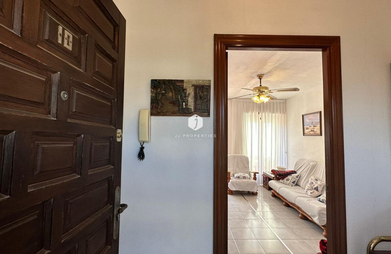 Aus zweiter Hand - Penthouse -
Torrevieja - Estacion de autobuses