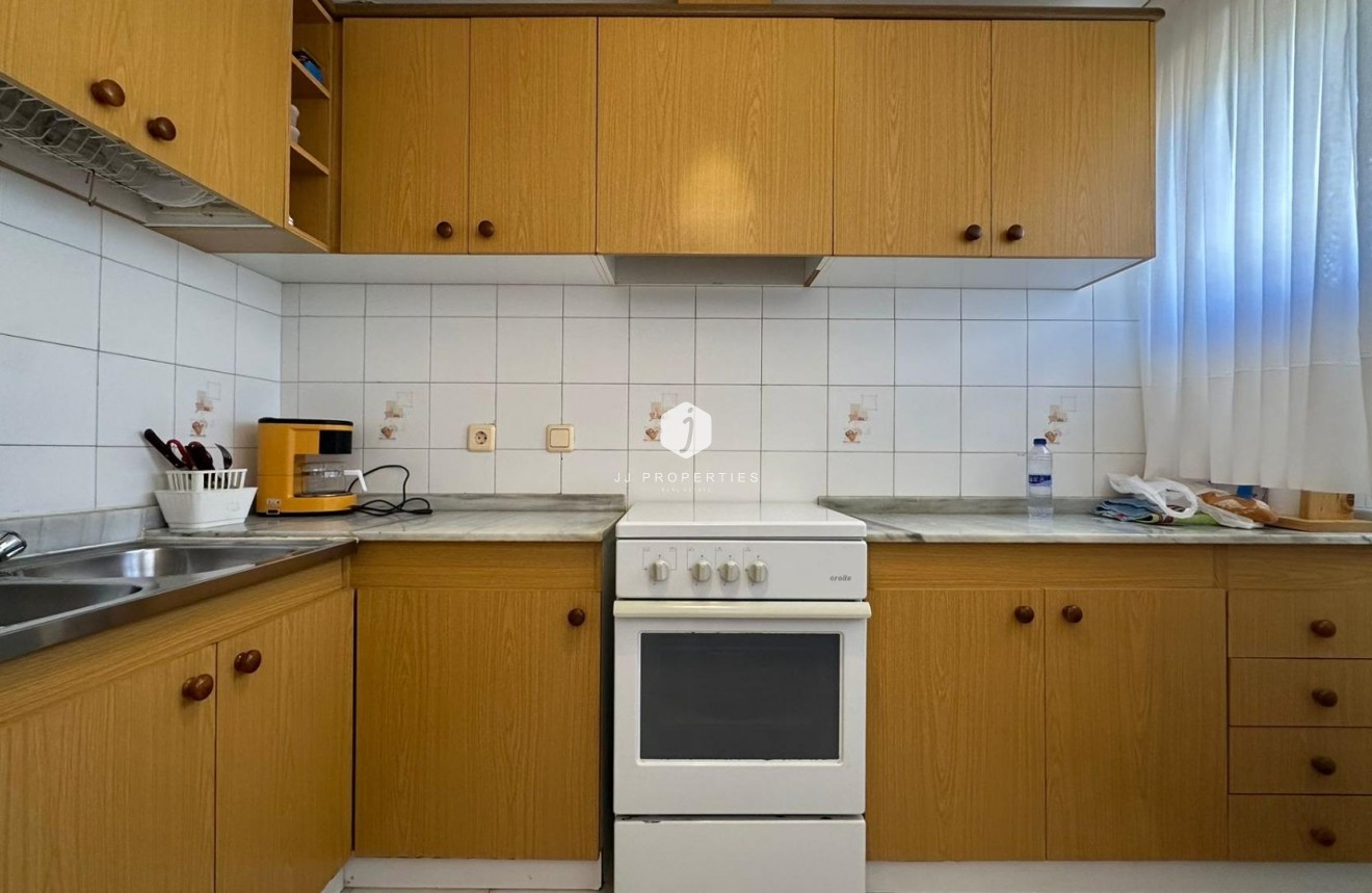 Aus zweiter Hand - Penthouse -
Torrevieja - Estacion de autobuses