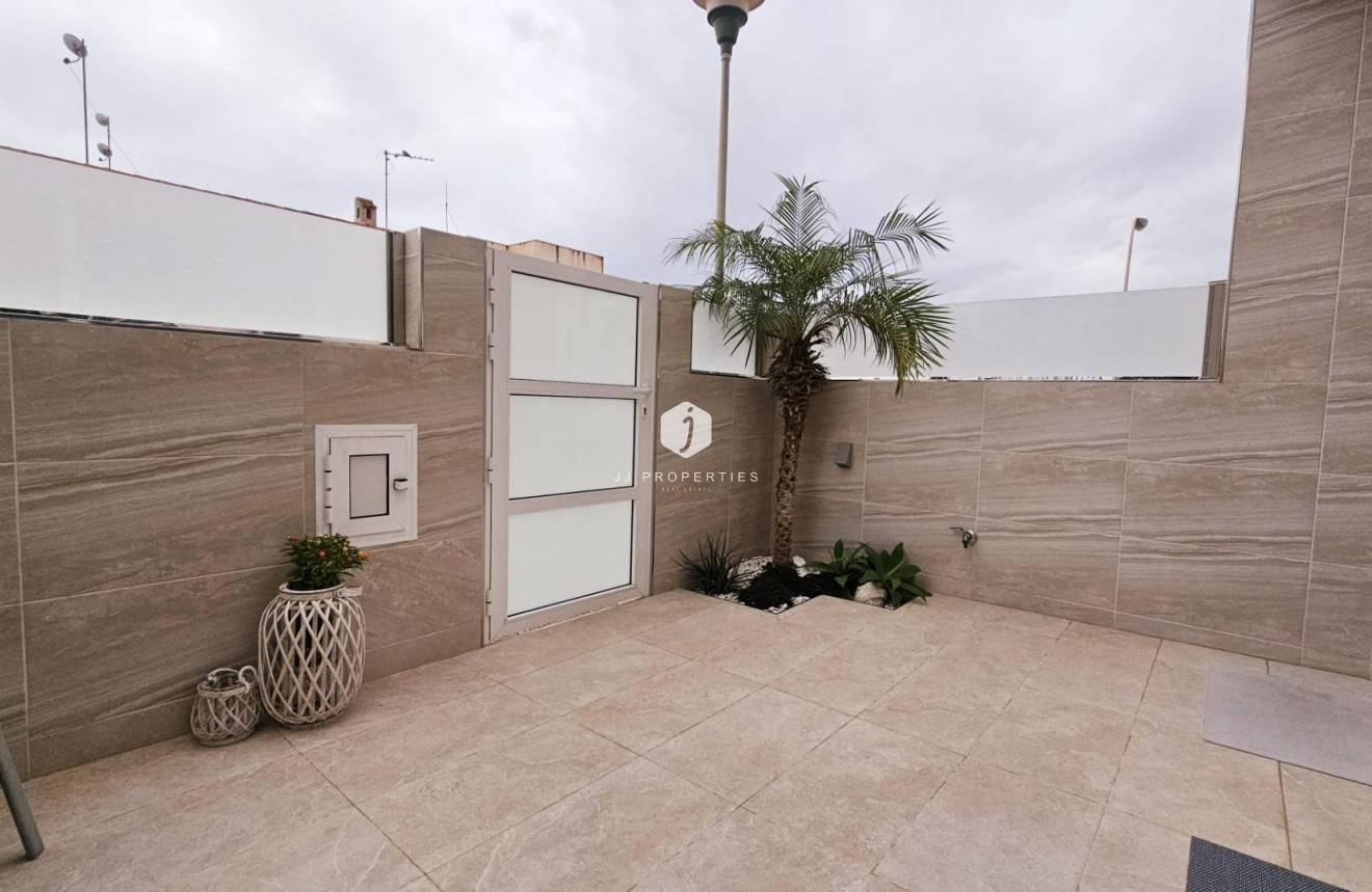 Resale - Duplex -
Torrevieja - La siesta