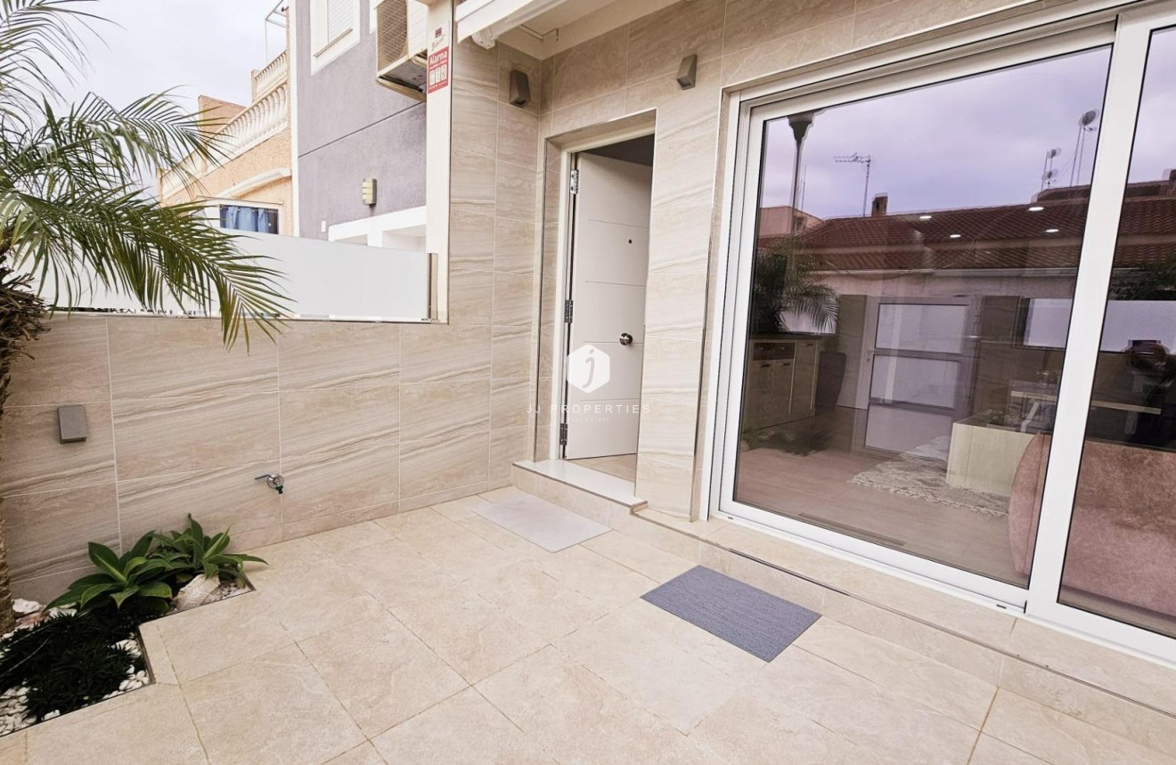 Resale - Duplex -
Torrevieja - La siesta