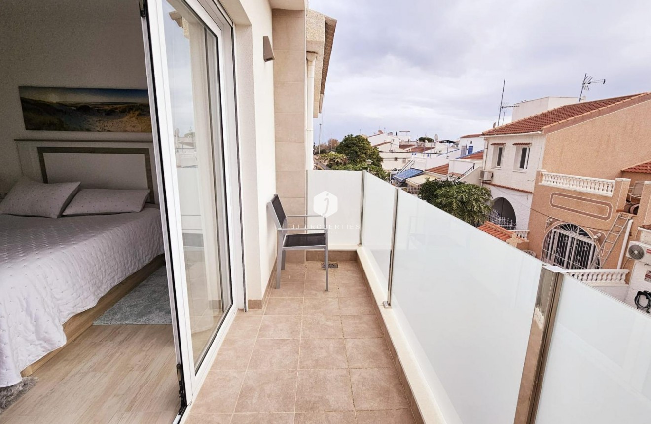 Resale - Duplex -
Torrevieja - La siesta