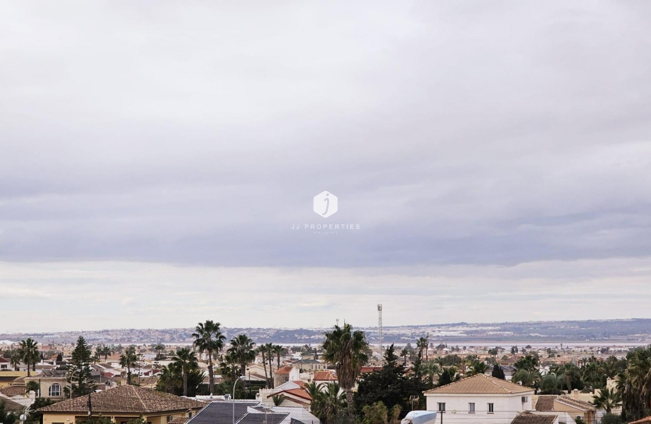 Resale - Duplex -
Torrevieja - La siesta