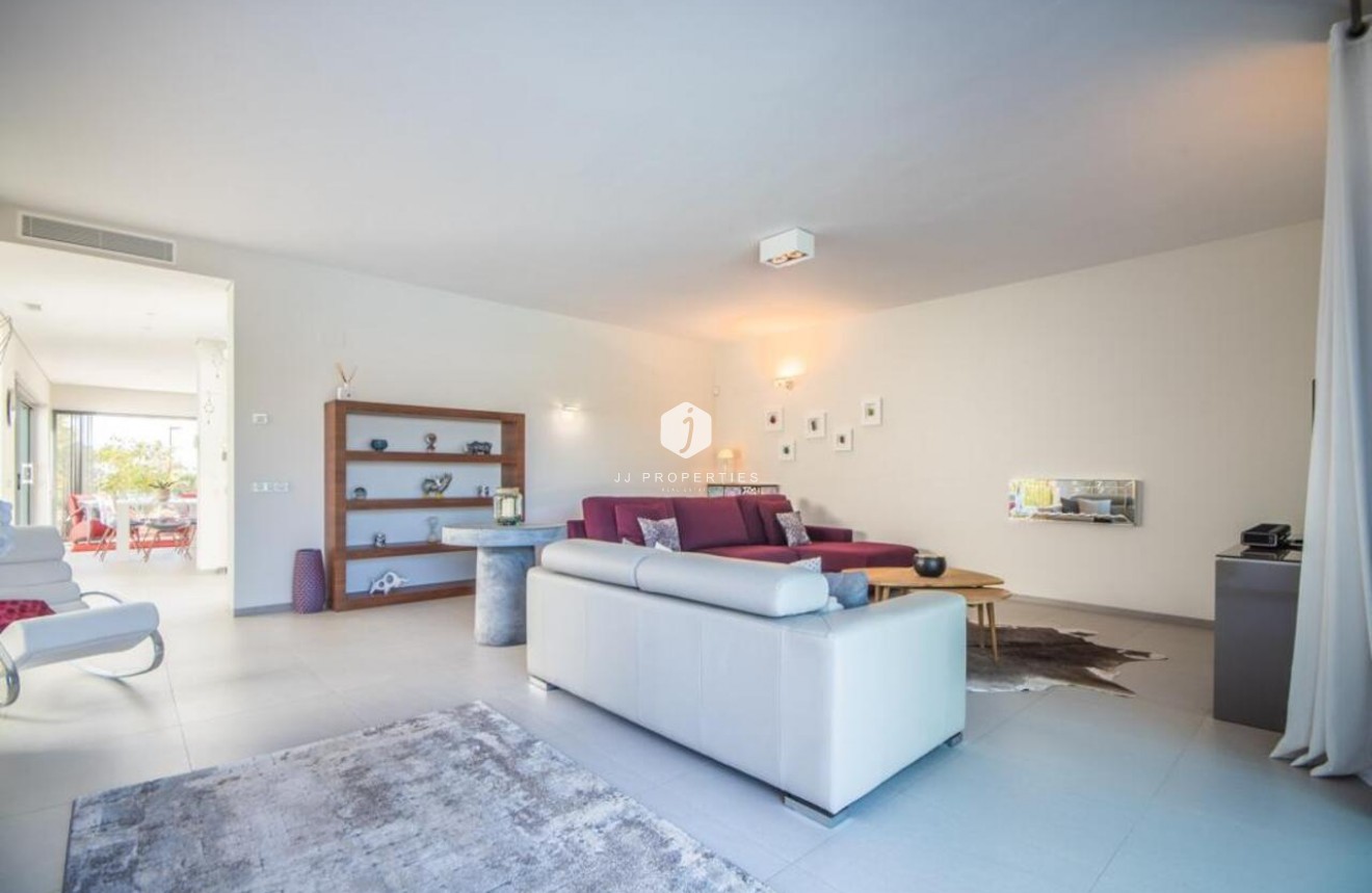 Resale - Villa -
Orihuela Costa - Costa Blanca