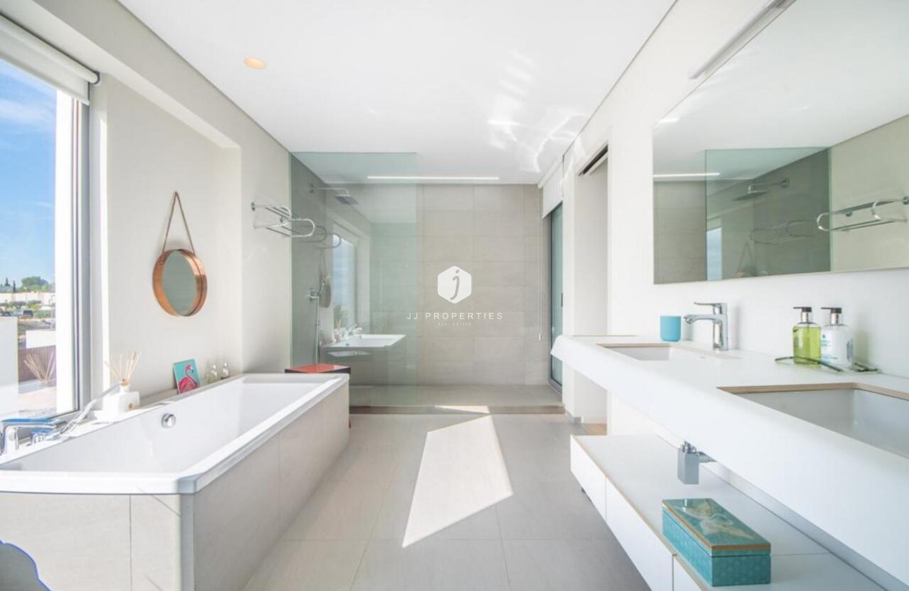 Resale - Villa -
Orihuela Costa - Costa Blanca