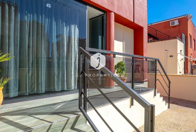 Resale - Chalet -
Orihuela Costa - Costa Blanca