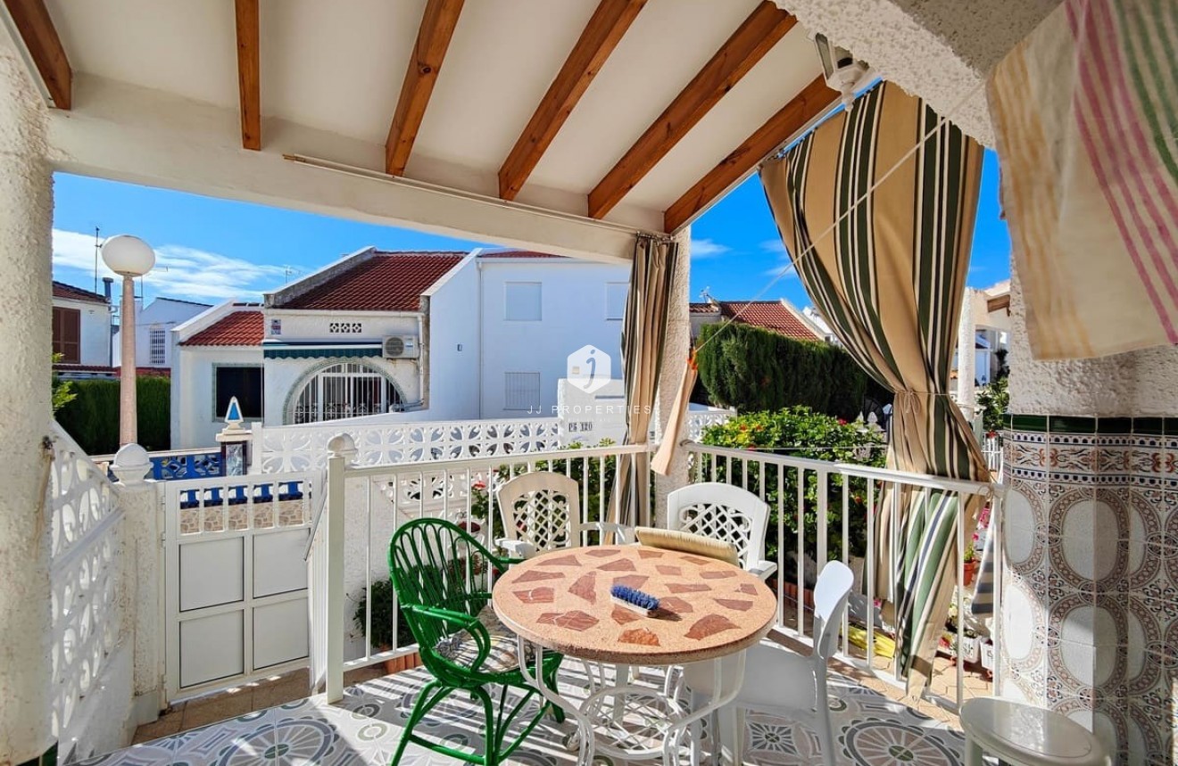 Resale - Chalet -
Torrevieja - Costa Blanca