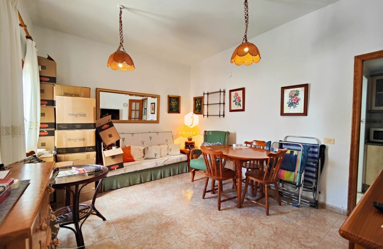 Resale - Chalet -
Torrevieja - Costa Blanca