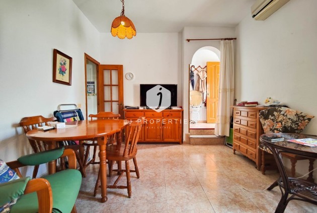 Resale - Chalet -
Torrevieja - Costa Blanca