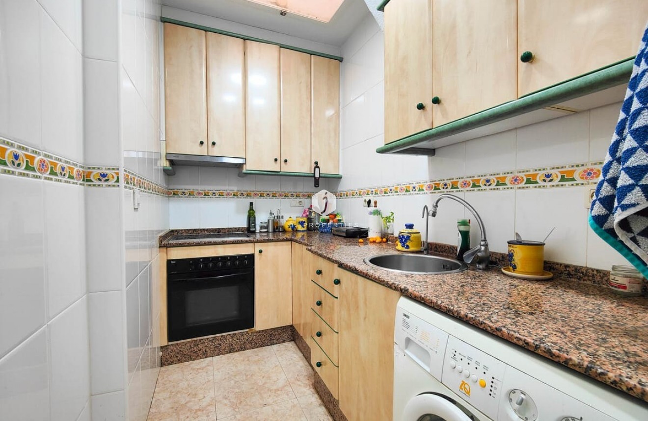 Resale - Chalet -
Torrevieja - Costa Blanca