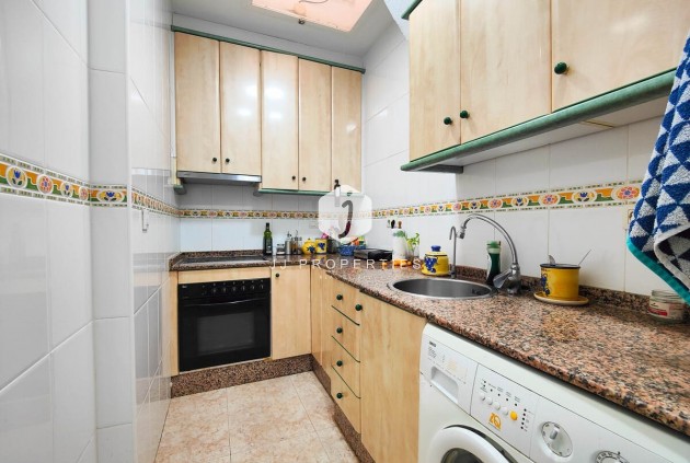 Resale - Chalet -
Torrevieja - Costa Blanca