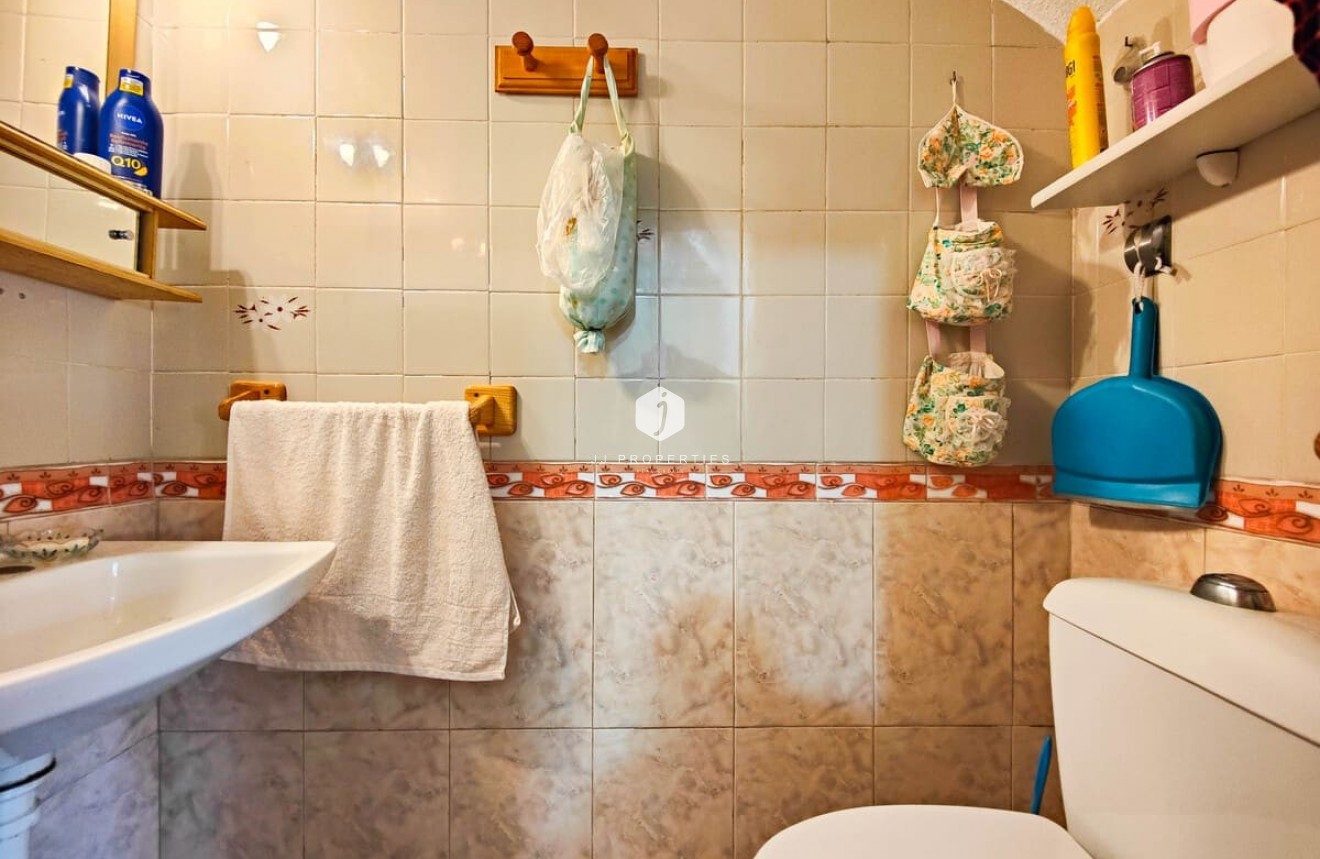 Resale - Chalet -
Torrevieja - Costa Blanca