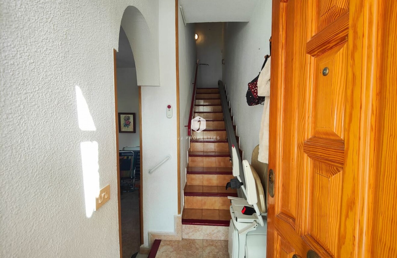 Resale - Chalet -
Torrevieja - Costa Blanca