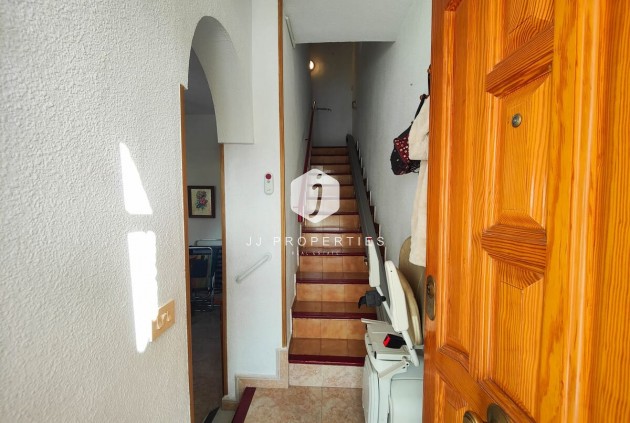 Resale - Chalet -
Torrevieja - Costa Blanca