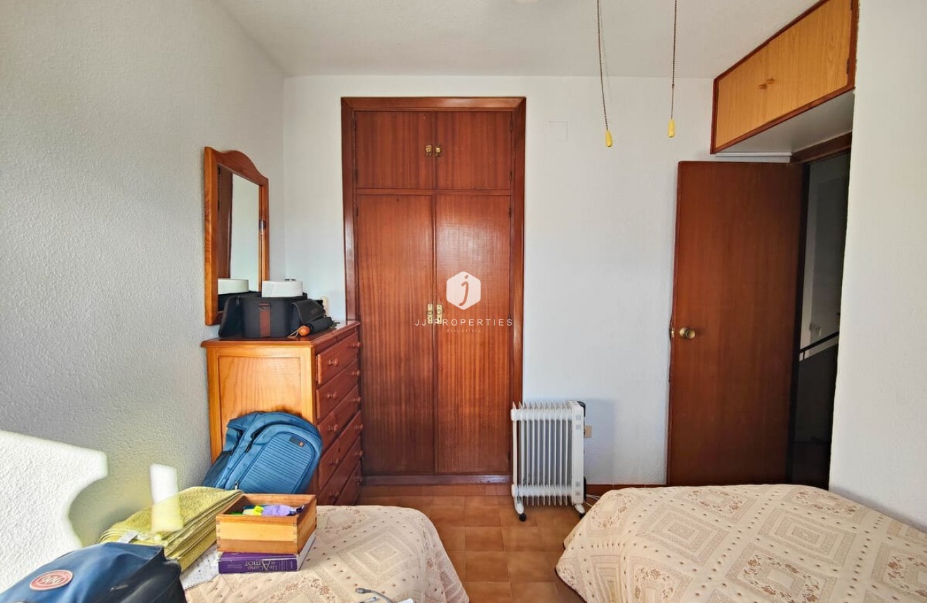 Resale - Chalet -
Torrevieja - Costa Blanca