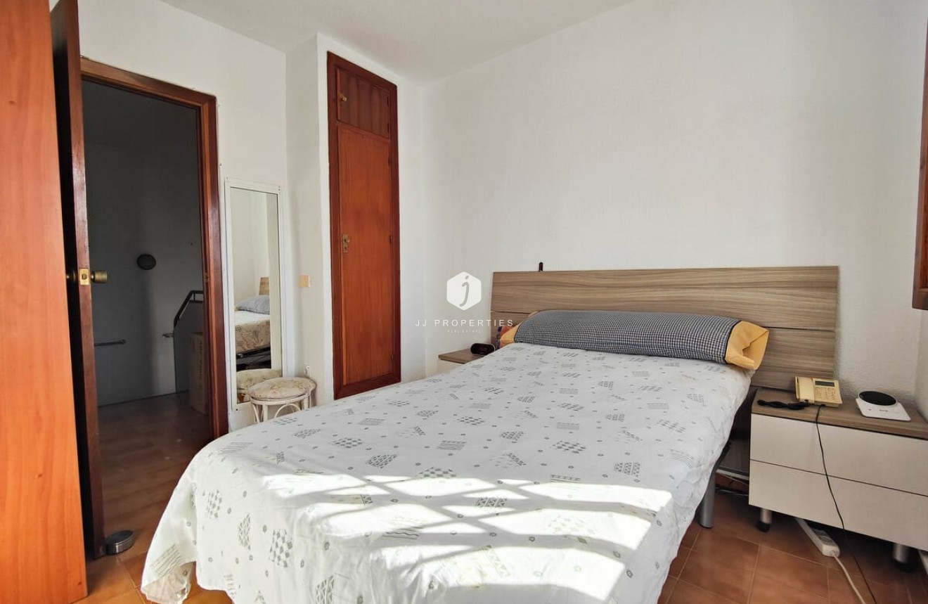 Resale - Chalet -
Torrevieja - Costa Blanca