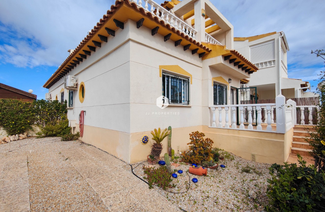 Resale - Chalet -
Orihuela Costa - Costa Blanca