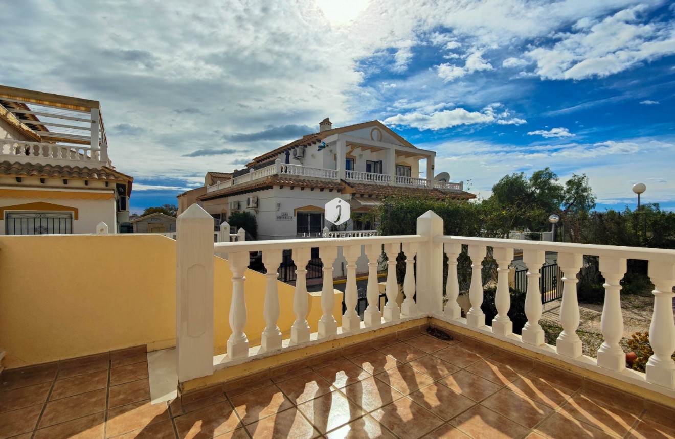 Resale - Chalet -
Orihuela Costa - Costa Blanca