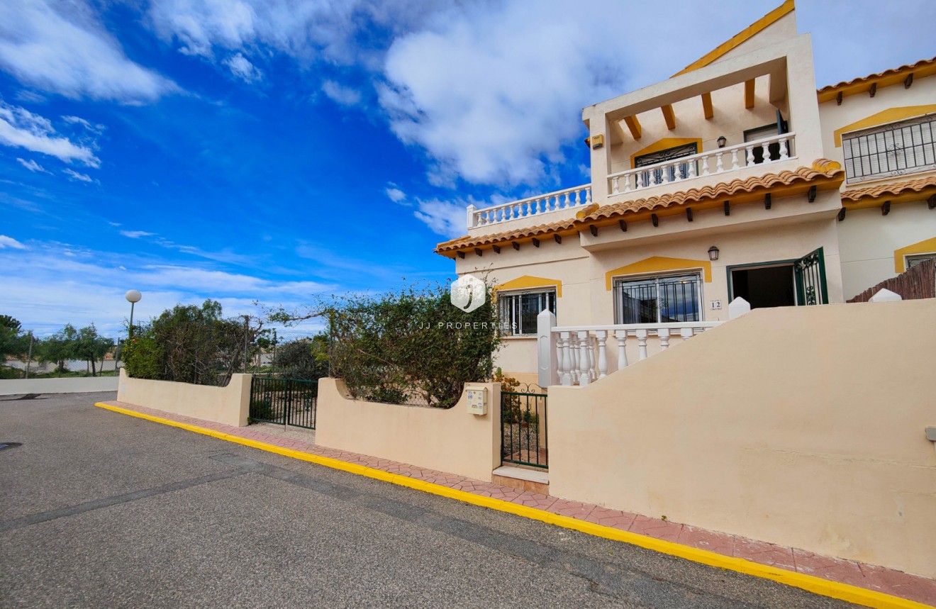 Resale - Chalet -
Orihuela Costa - Costa Blanca