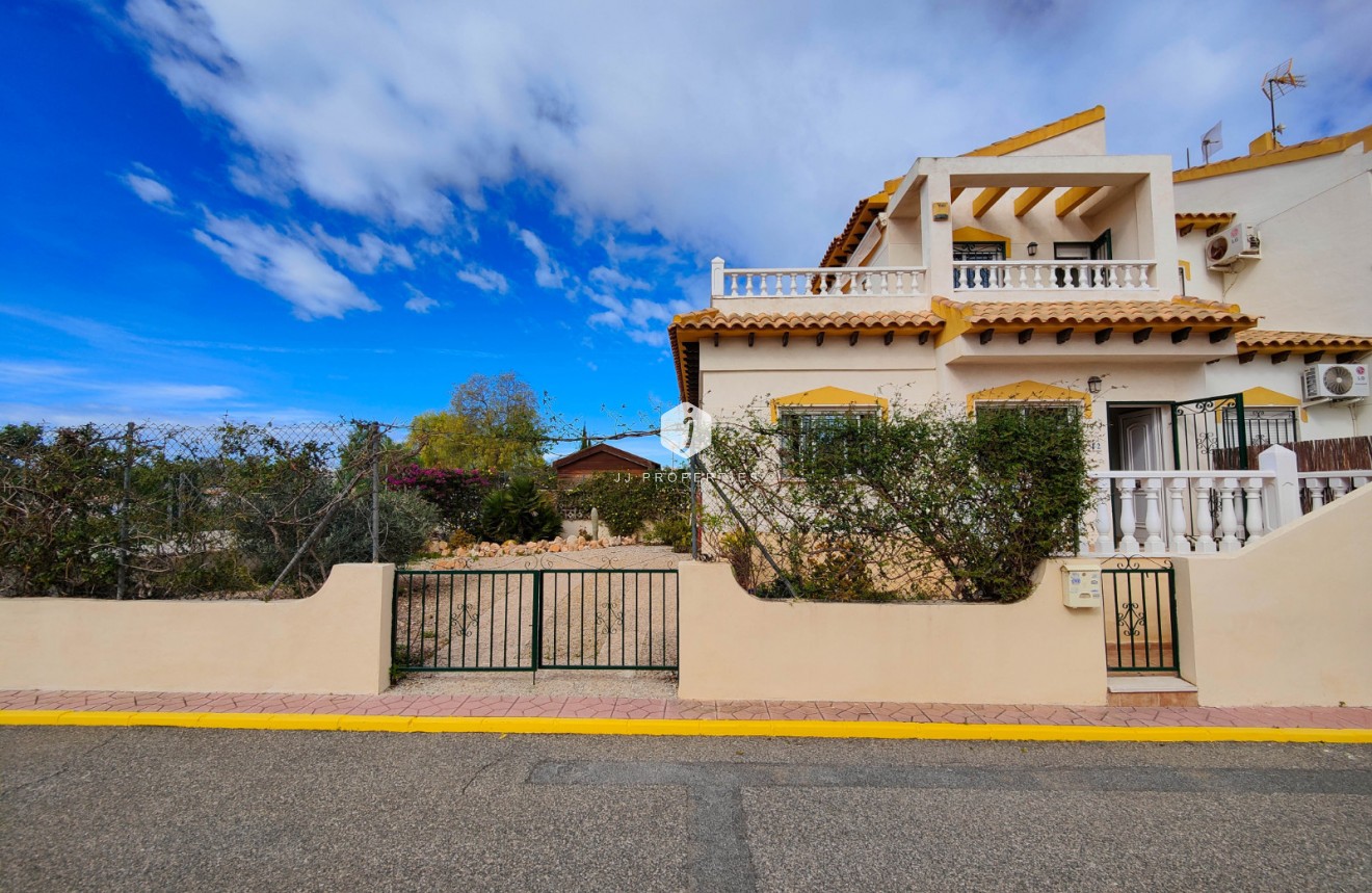 Resale - Chalet -
Orihuela Costa - Costa Blanca