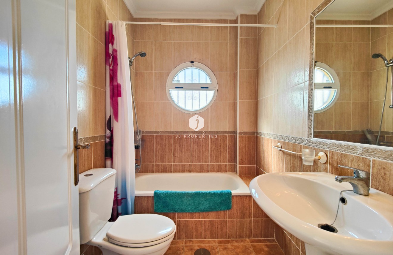 Resale - Chalet -
Orihuela Costa - Costa Blanca