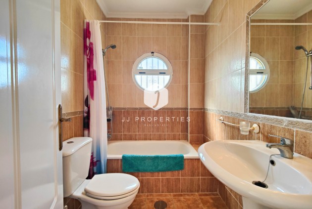 Resale - Chalet -
Orihuela Costa - Costa Blanca