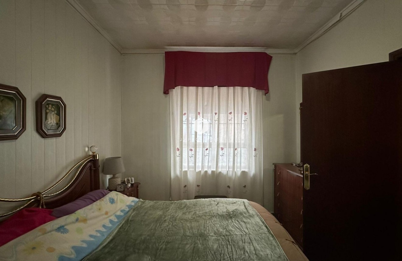 Resale - Apartment / flat -
Torrevieja - Estacion de autobuses