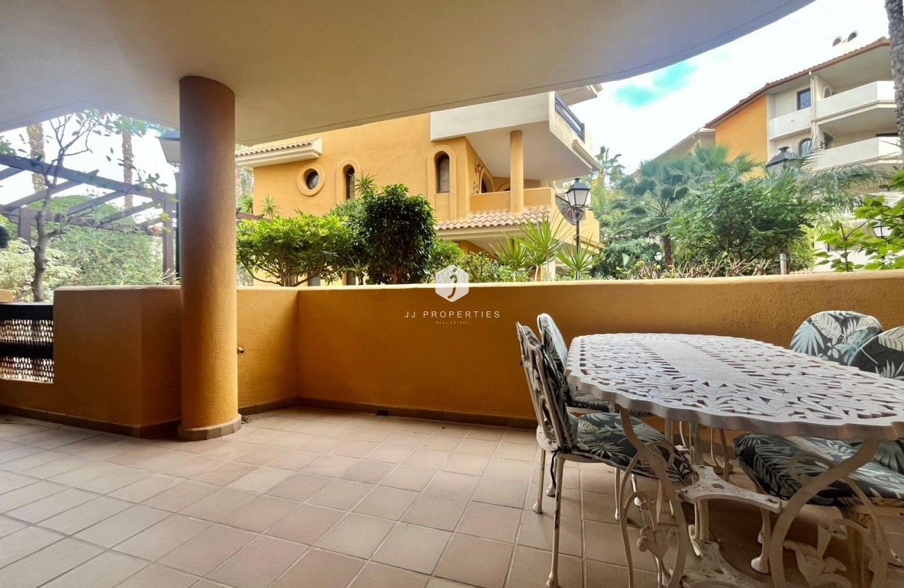 Resale - Bungalow -
Torrevieja - Punta prima