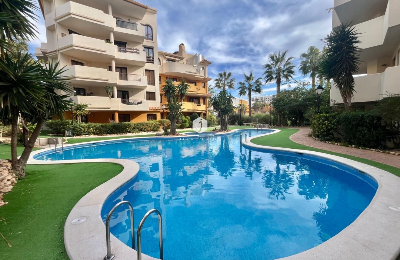 Resale - Bungalow -
Torrevieja - Punta prima