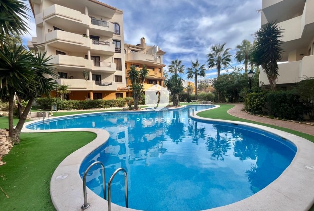Resale - Bungalow -
Torrevieja - Punta prima