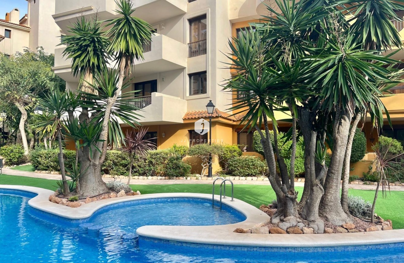 Resale - Bungalow -
Torrevieja - Punta prima