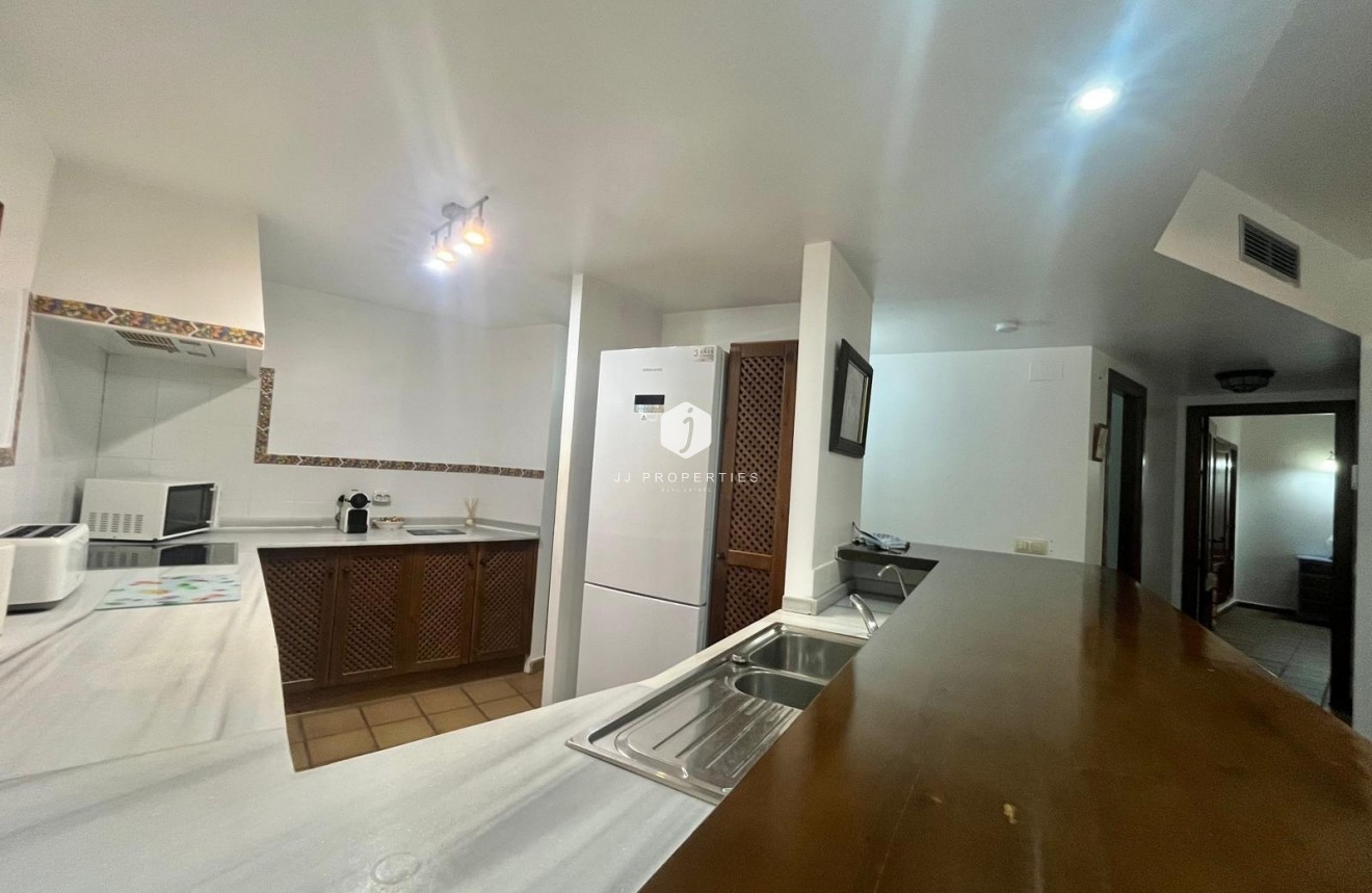 Resale - Bungalow -
Torrevieja - Punta prima