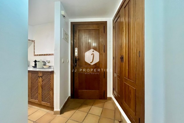 Resale - Bungalow -
Torrevieja - Punta prima