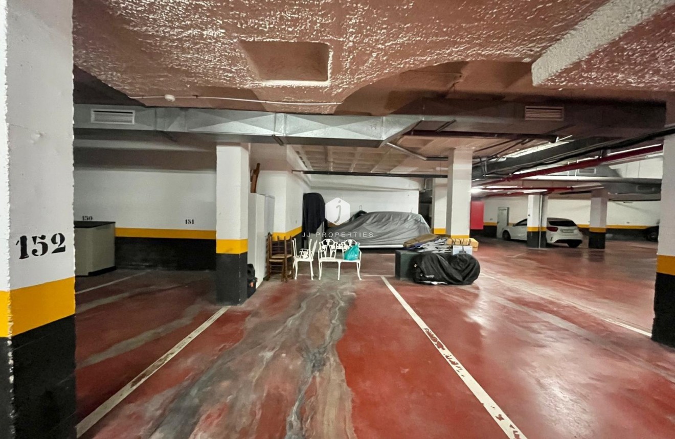 Resale - Bungalow -
Torrevieja - Punta prima