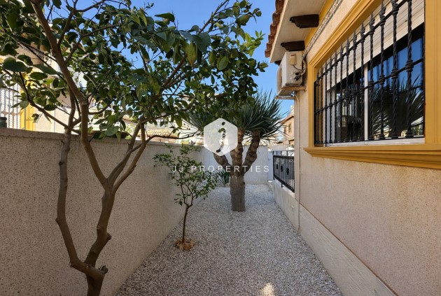 Resale - Chalet -
Orihuela Costa - Villa's San Jose IV