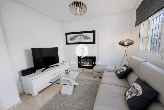 Resale - Chalet -
Orihuela Costa - Villa's San Jose IV