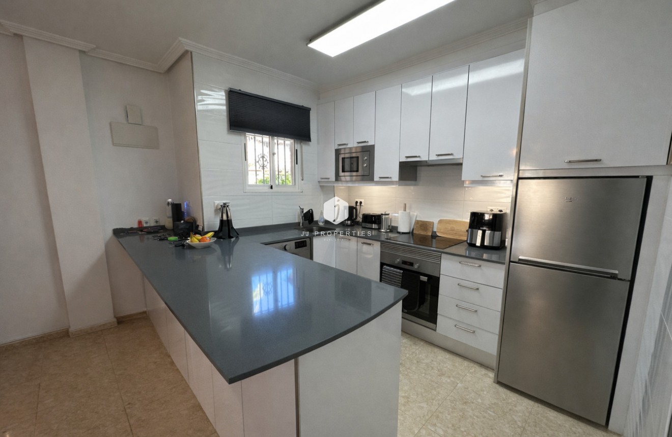 Resale - Chalet -
Orihuela Costa - Villa's San Jose IV