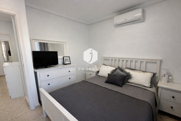 Resale - Chalet -
Orihuela Costa - Villa's San Jose IV