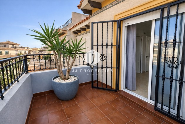 Resale - Chalet -
Orihuela Costa - Villa's San Jose IV