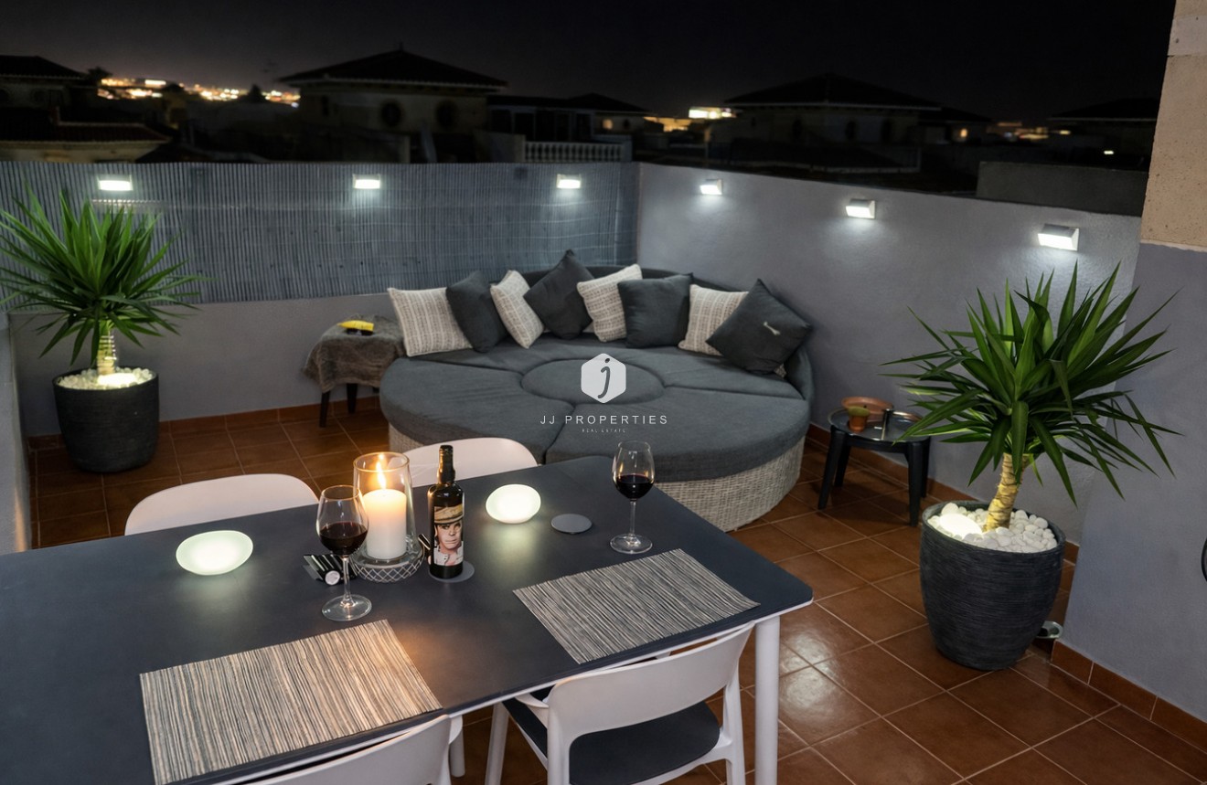 Resale - Chalet -
Orihuela Costa - Villa's San Jose IV