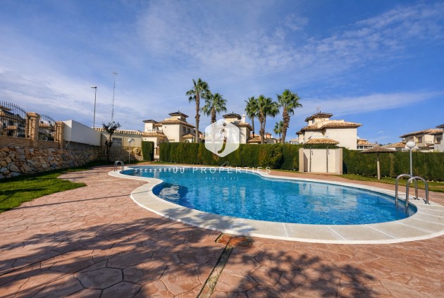 Resale - Chalet -
Orihuela Costa - Villa's San Jose IV