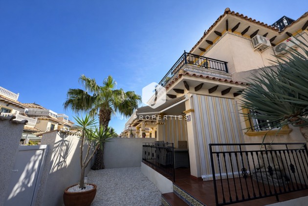 Resale - Chalet -
Orihuela Costa - Villa's San Jose IV