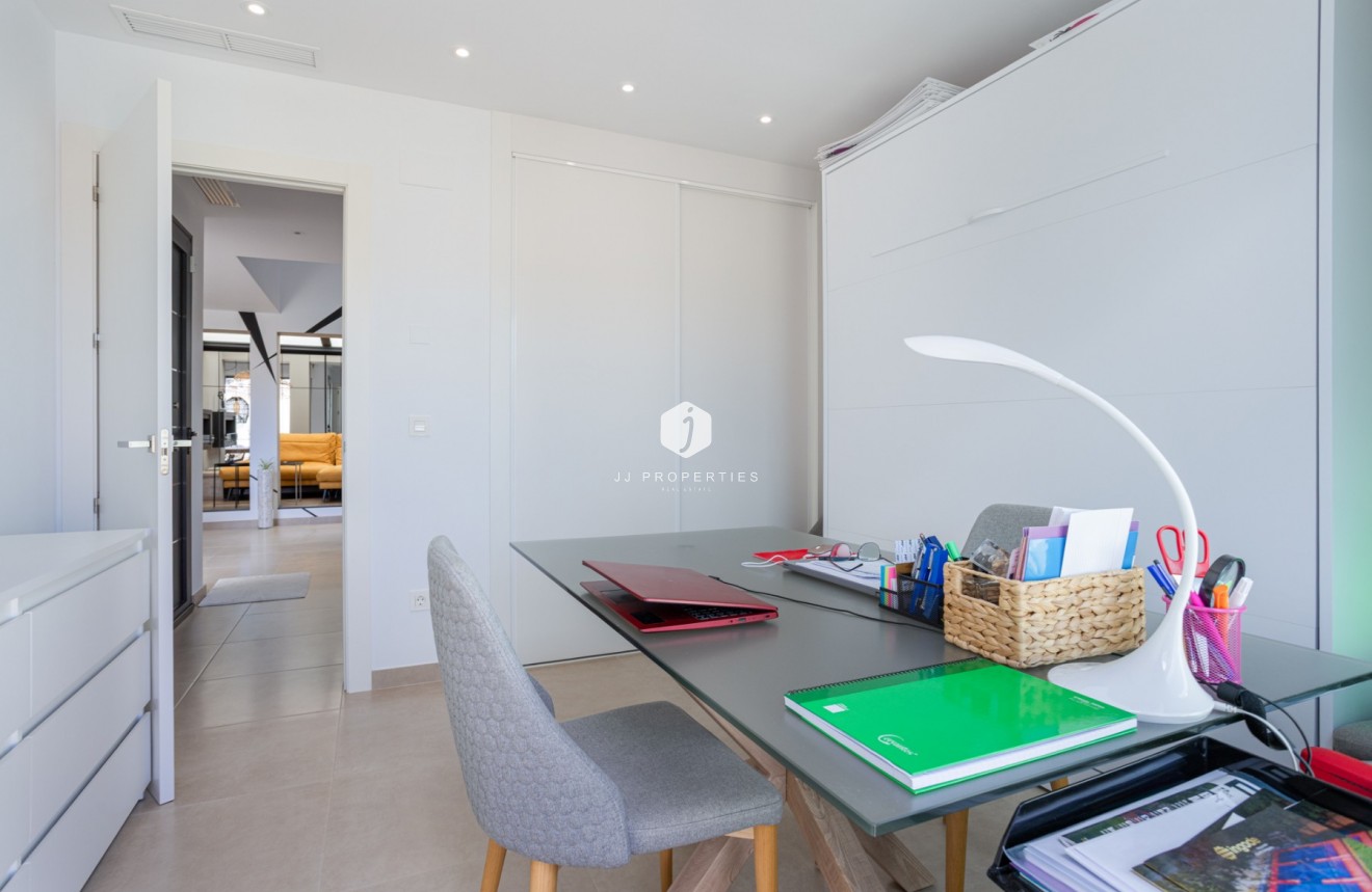 Resale - Villa -
Benijofar - Costa Blanca