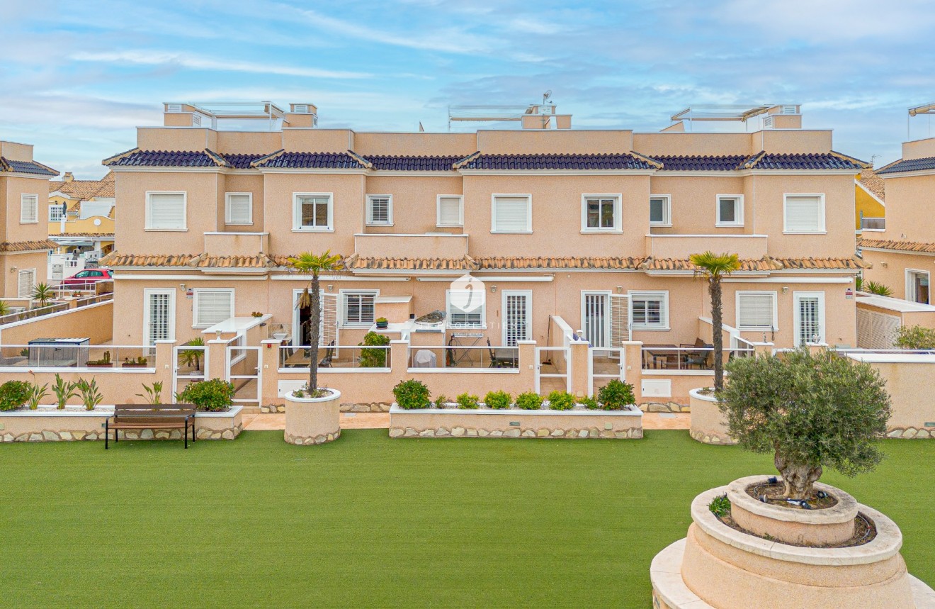 Resale - Villa -
Orihuela Costa - Costa Blanca