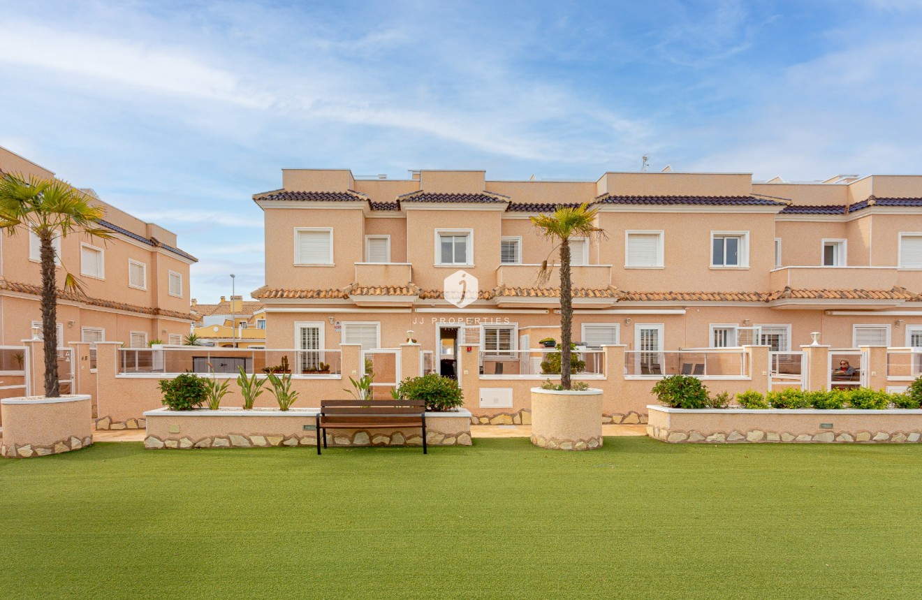 Resale - Villa -
Orihuela Costa - Costa Blanca