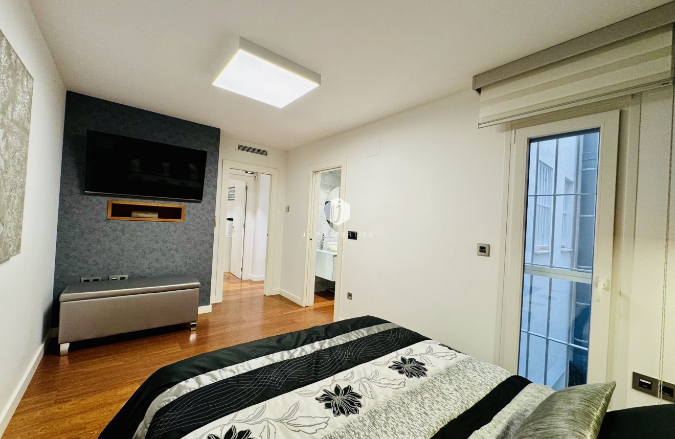 Resale - Apartment / flat -
Torrevieja - Costa Blanca