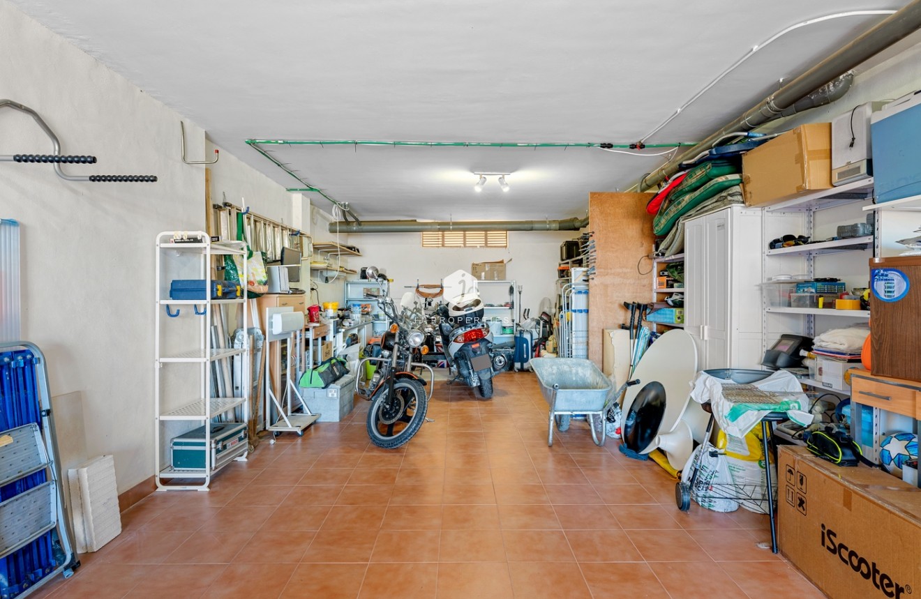 Resale - Villa -
Orihuela Costa - Costa Blanca