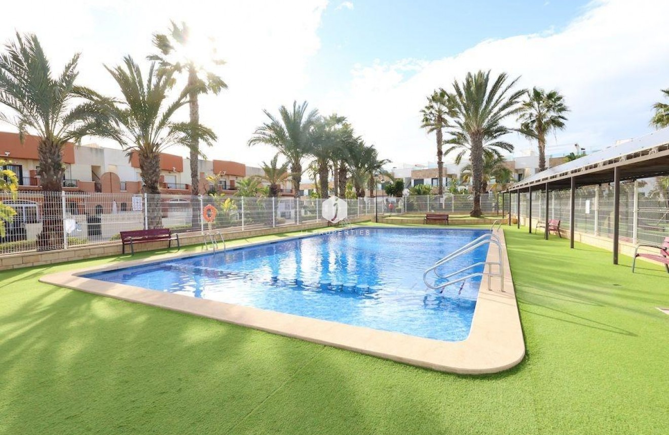 Resale - Chalet -
Orihuela Costa - Costa Blanca