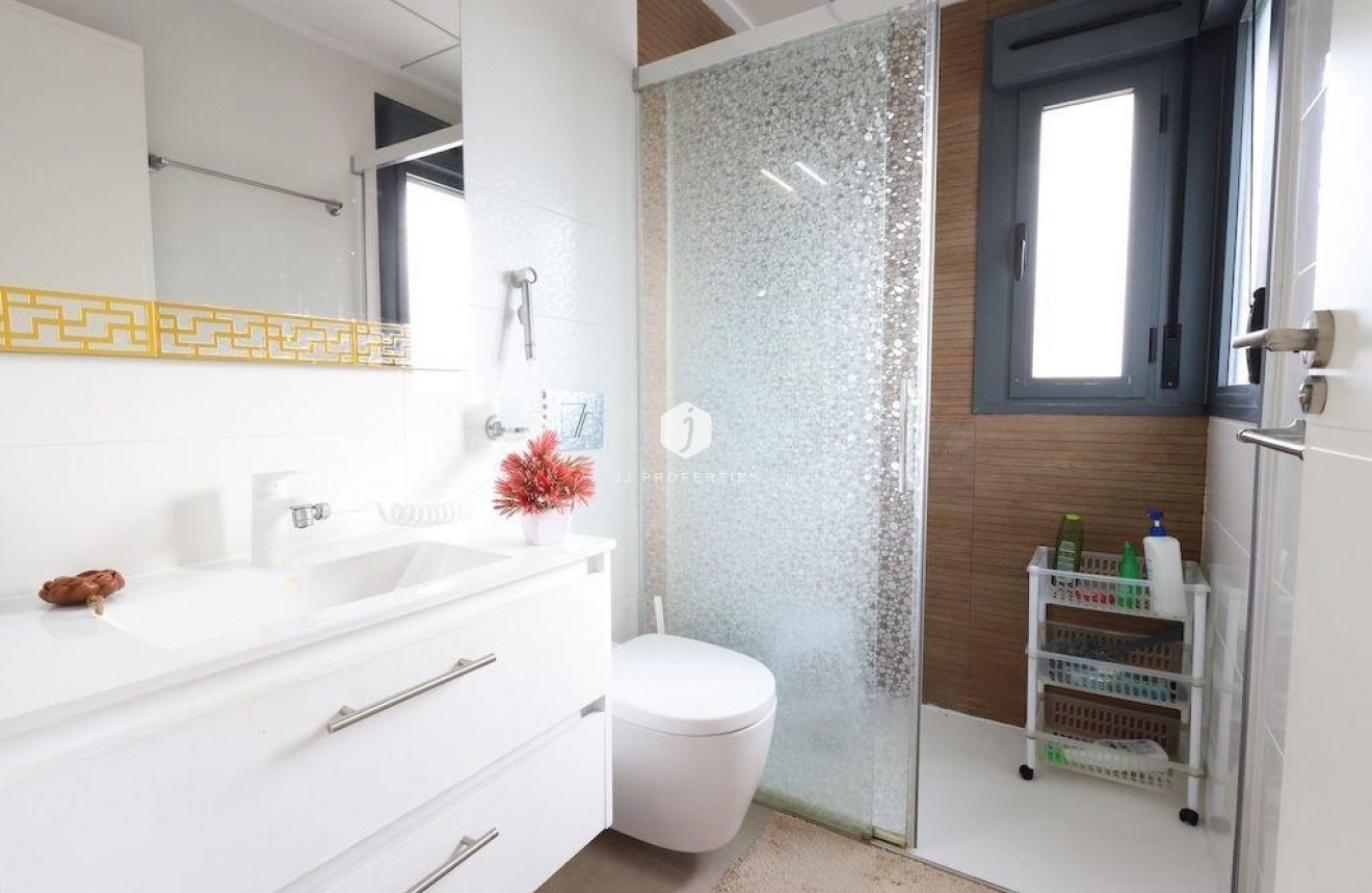 Resale - Chalet -
Orihuela Costa - Costa Blanca